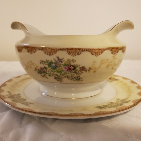 Vintage Meito China Gravy Bowl with Attached Drip Tray Annette Pattern - Picture 1 of 3